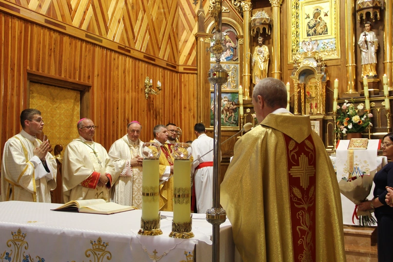 Jurków. 100-lecie parafii i prymicje bp. Jerzego Kołodzieja