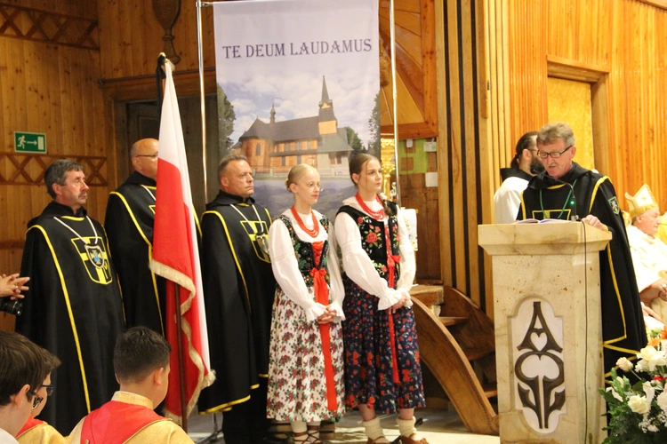 Jurków. 100-lecie parafii i prymicje bp. Jerzego Kołodzieja