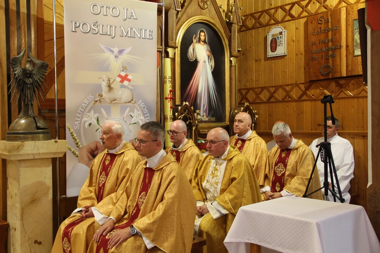 Jurków. 100-lecie parafii i prymicje bp. Jerzego Kołodzieja