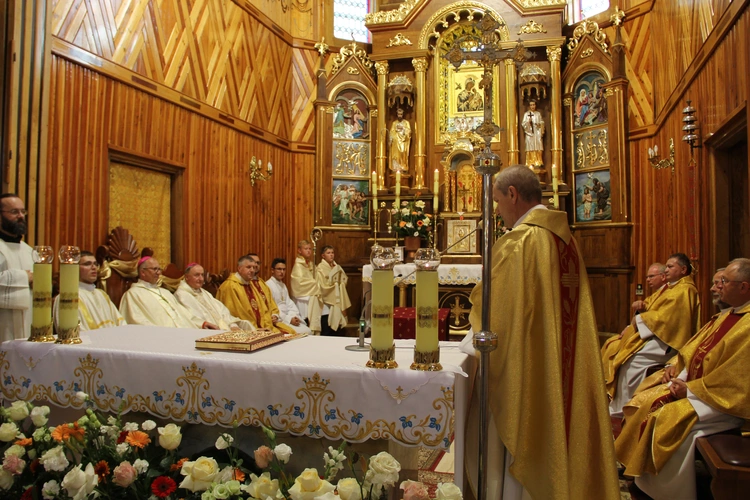 Jurków. 100-lecie parafii i prymicje bp. Jerzego Kołodzieja