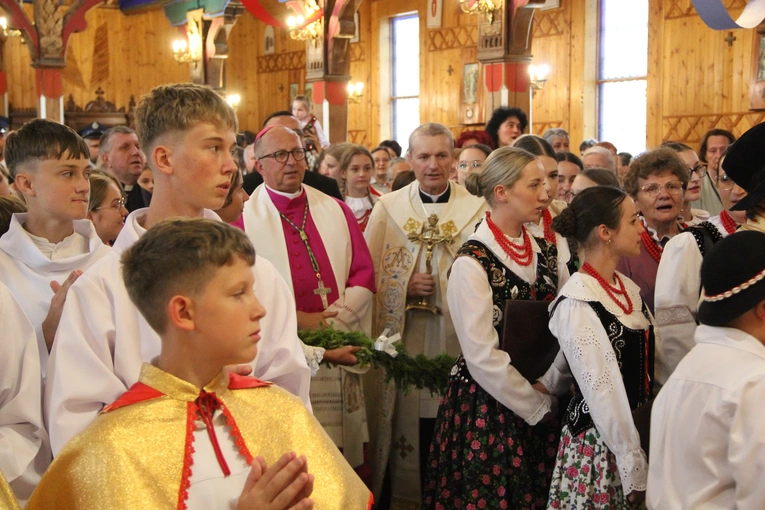 Jurków. 100-lecie parafii i prymicje bp. Jerzego Kołodzieja