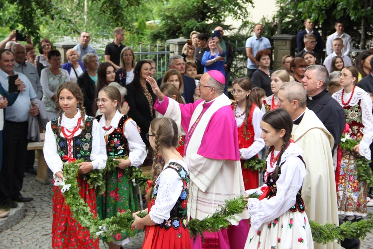 Jurków. 100-lecie parafii i prymicje bp. Jerzego Kołodzieja
