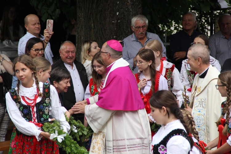 Jurków. 100-lecie parafii i prymicje bp. Jerzego Kołodzieja