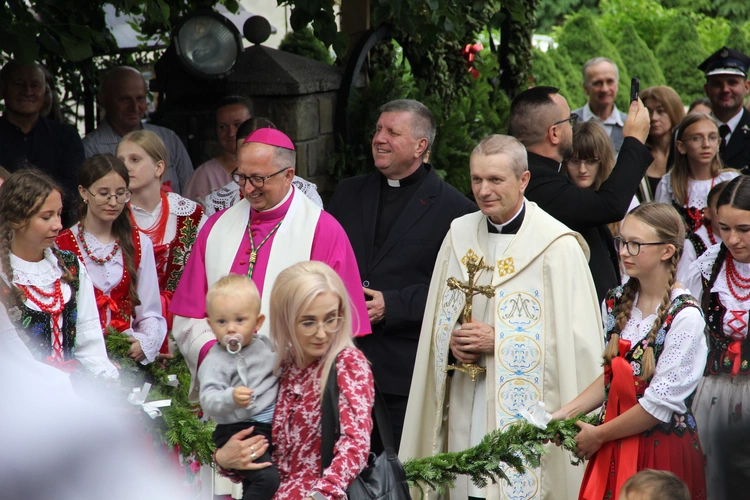 Jurków. 100-lecie parafii i prymicje bp. Jerzego Kołodzieja