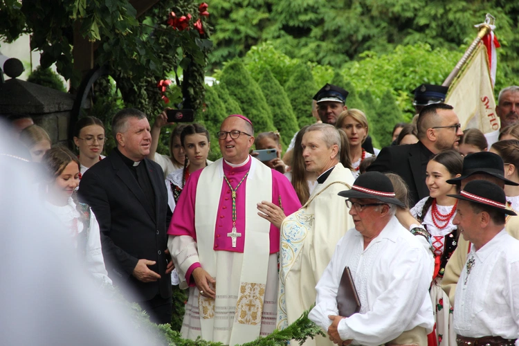 Jurków. 100-lecie parafii i prymicje bp. Jerzego Kołodzieja