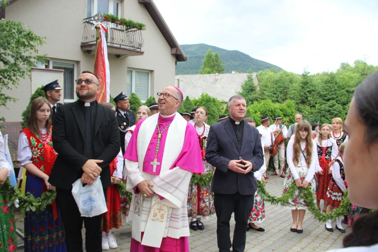 Jurków. 100-lecie parafii i prymicje bp. Jerzego Kołodzieja