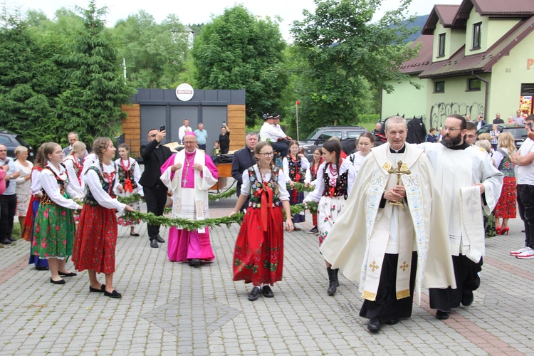 Jurków. 100-lecie parafii i prymicje bp. Jerzego Kołodzieja