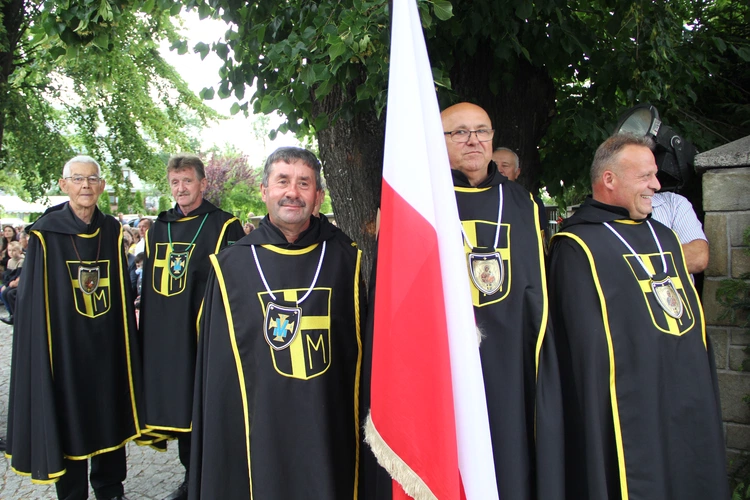 Jurków. 100-lecie parafii i prymicje bp. Jerzego Kołodzieja