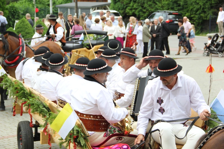 Jurków. 100-lecie parafii i prymicje bp. Jerzego Kołodzieja