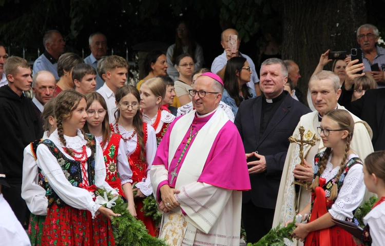 Jurków. 100-lecie parafii i prymicje bp. Jerzego Kołodzieja