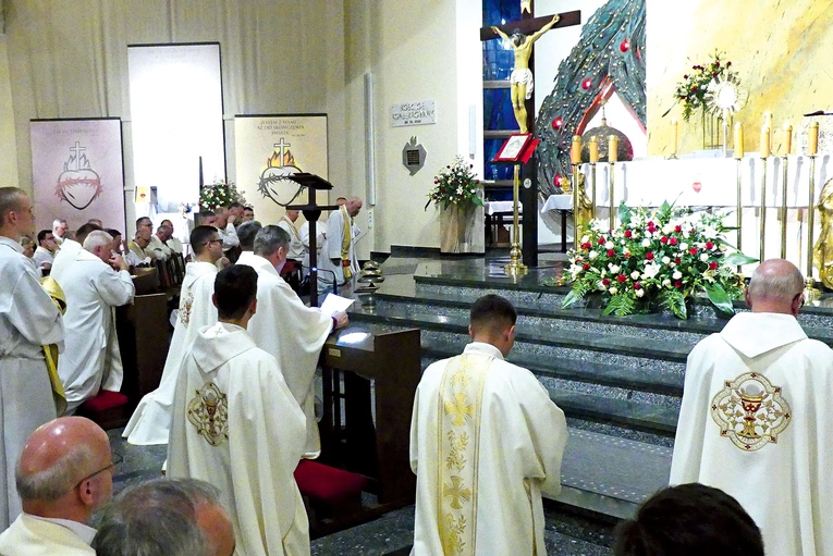 Podczas uroczystości w bielskim kościele NSPJ.