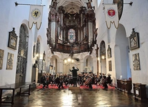 Monumentalne organy zagrały razem z gdańskimi filharmonikami.