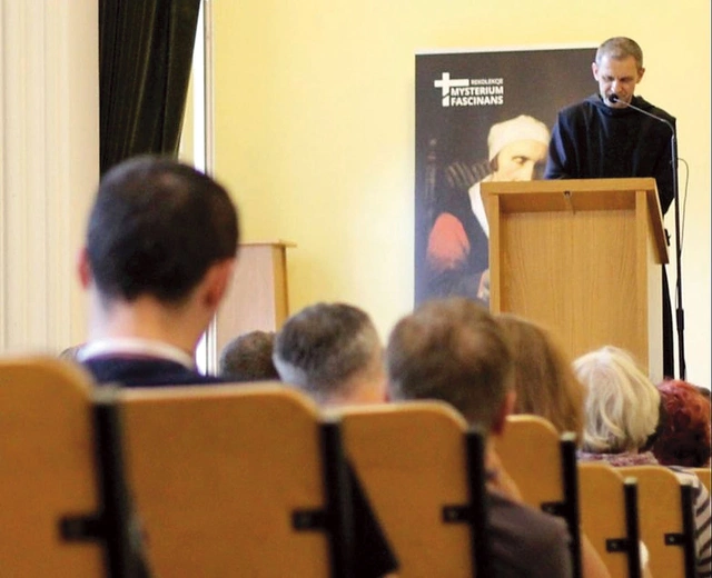 „Mysterium fascinans” każdego roku gromadzą ok. 200 osób, które chcą pogłębić rozumienie i przeżywanie liturgii.