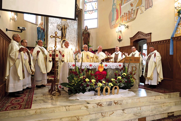 Wydarzenie odbyło się w uroczystość Najświętszego Serca Pana Jezusa, w dzień odpustu parafialnego.
