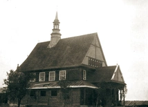 Archiwalne zdjęcie kościoła. 