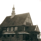 Archiwalne zdjęcie kościoła. 