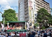 Msza św. była celebrowana u zbiegu ulic 25 Czerwca i Żeromskiego.