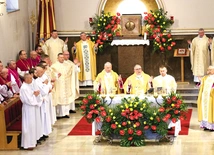 Mszy św. przewodniczył nuncjusz apostolski w Polsce abp Antonio Guido Filipazzi.