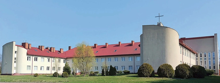 Klasztor, leżący niedaleko Mińska Mazowieckiego, jest jedynym kontemplacyjnym w diecezji warszawsko-praskiej. Siostry przyjmują intencje do modlitwy, zgłoszenia na indywidualne rekolekcje czy prośby o pomoc w rozeznaniu powołania. Kontakt mailowy: karmel.noo@op.pl lub telefoniczny – 605 600 097. Od 13 do 16 lipca o 18.00  zapraszają na otwarte rekolekcje.