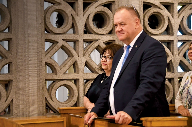 Różaniec Rodziców zawierzyli Niepokalanej Ewa i Ireneusz Rogalowie, inicjatorzy i moderatorzy krajowi RR. 