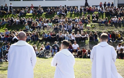 Polska młodzież ma w czym wybierać - bogata oferta wakacyjnych wydarzeń religijnych