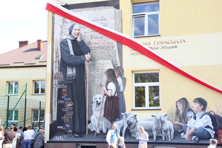 Odsłonięcie muralu z Prymasem Tysiąclecia w Łękach Górnych