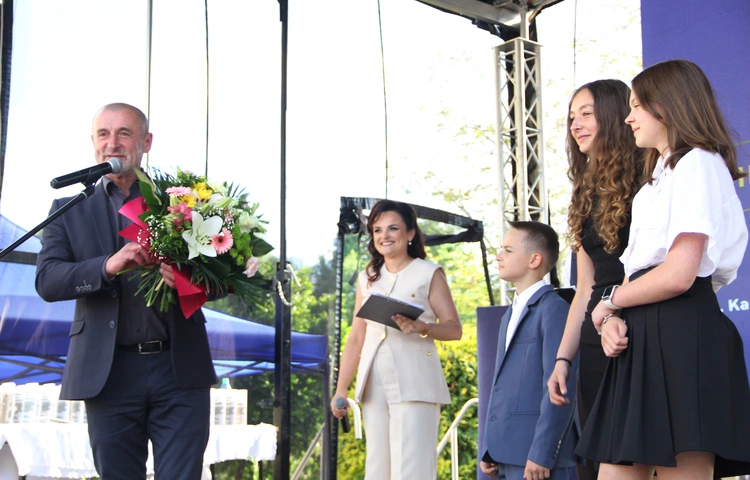 Odsłonięcie muralu z Prymasem Tysiąclecia w Łękach Górnych