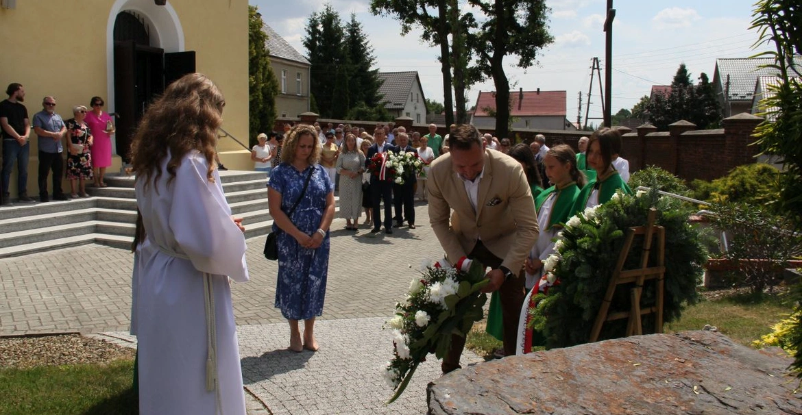 Niemysłowice. Upamiętnienie Polaków zamordowanych na Kresach Wschodnich