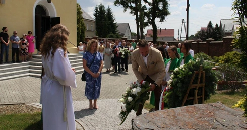 Niemysłowice. Upamiętnienie Polaków zamordowanych na Kresach Wschodnich