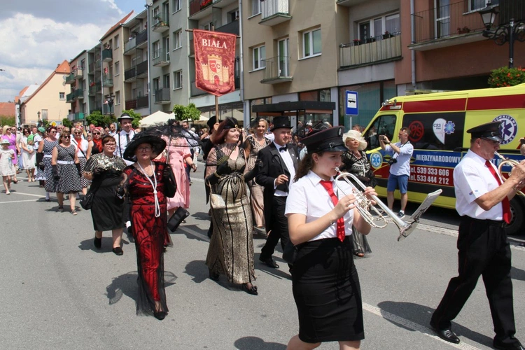 Pochód historyczny z okazji 800-lecia Białej