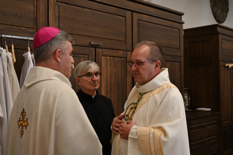 Sakra afrykańskiego biskupa - cz. 1