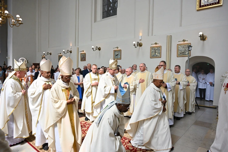 Sakra afrykańskiego biskupa - cz. 1