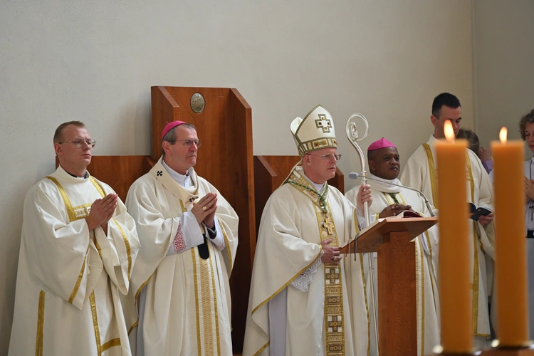 Sakra afrykańskiego biskupa - cz. 1