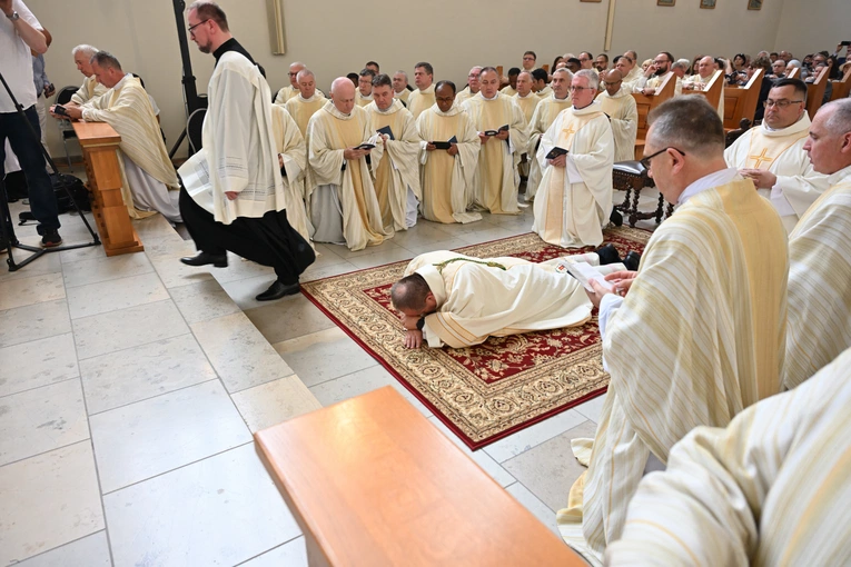 Sakra afrykańskiego biskupa - cz. 2