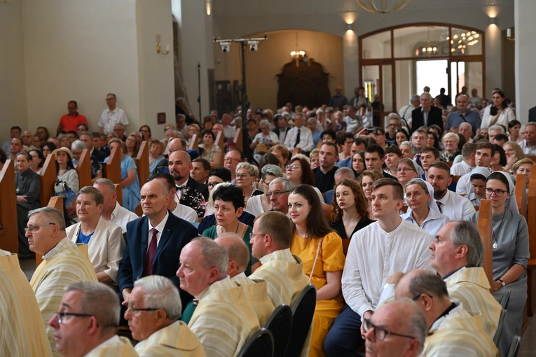 Sakra afrykańskiego biskupa - cz. 2