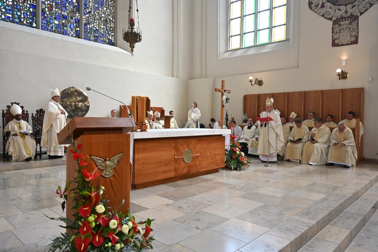 Sakra afrykańskiego biskupa - cz. 2