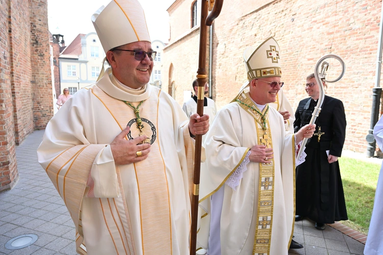 Sakra afrykańskiego biskupa - cz. 2