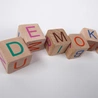 Młodzi Polacy wątpią w demokrację