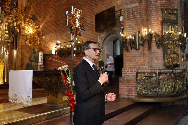 Poświęcenie krzyża Solidarności Walczącej