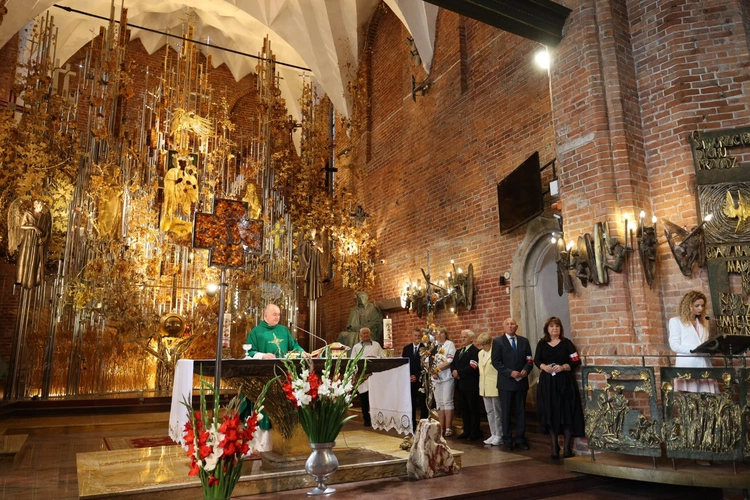 Poświęcenie krzyża Solidarności Walczącej