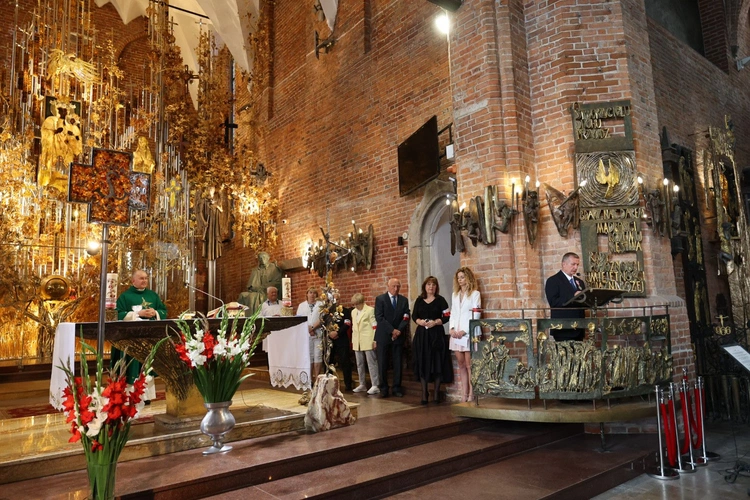 Poświęcenie krzyża Solidarności Walczącej