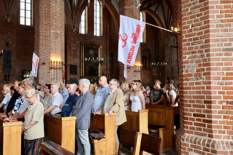 Poświęcenie krzyża Solidarności Walczącej