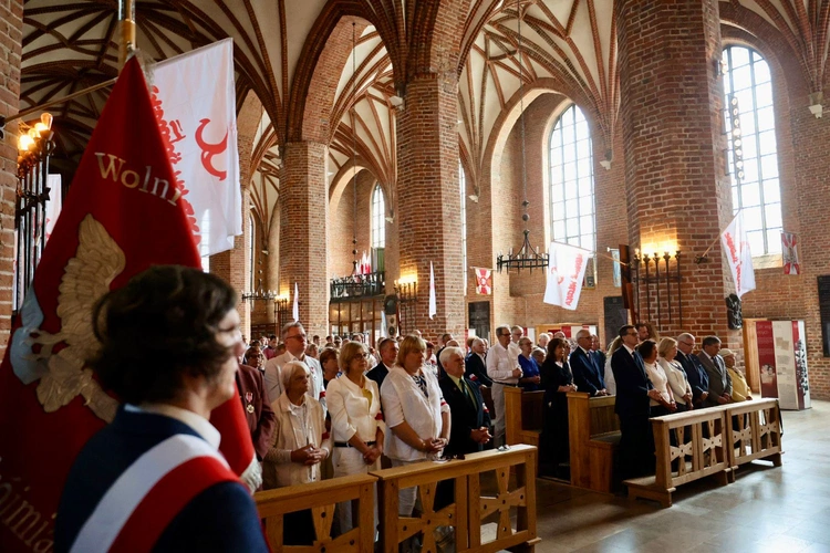 Poświęcenie krzyża Solidarności Walczącej