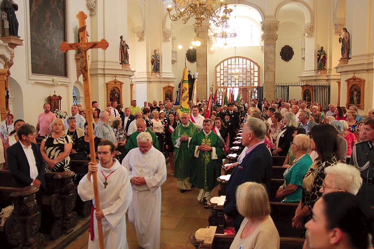 Nie o zemstę, lecz o pamięć wołają ofiary – to hasło od lat przyświeca tym obchodom.