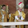  Namaszczenie ołtarza jest elementem konsekracji świątyni. 