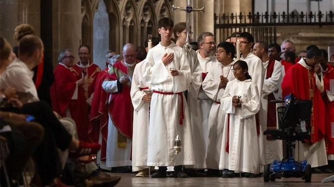 Nuncjusz w anglikańskiej katedrze – historyczna Msza św. w Canterbury