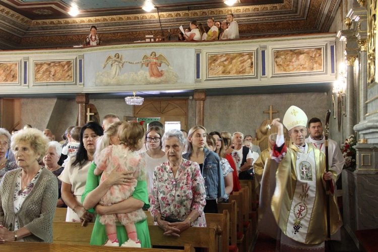 Wierchomla. Poświęcenie odnowionego wnętrza kościoła