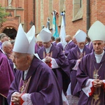 Tarnów. Ostatnie pożegnanie bp. Władysława Bobowskiego
