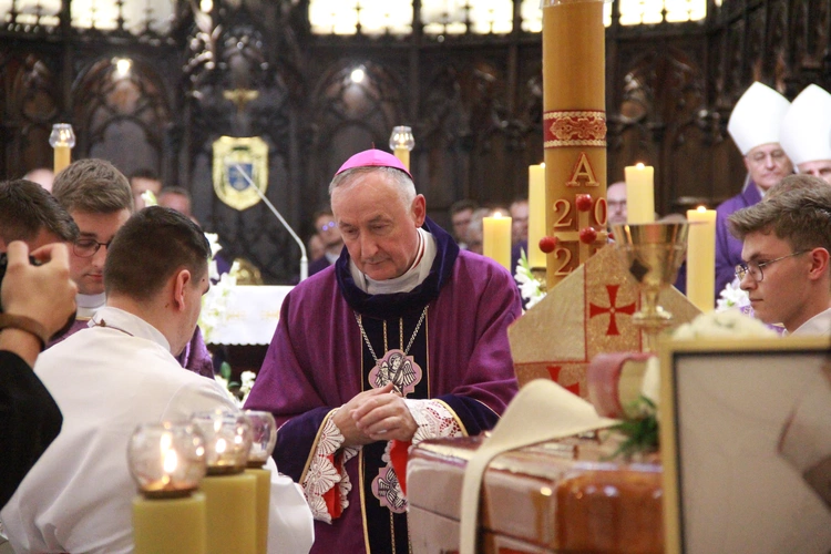 Tarnów. Ostatnie pożegnanie bp. Władysława Bobowskiego