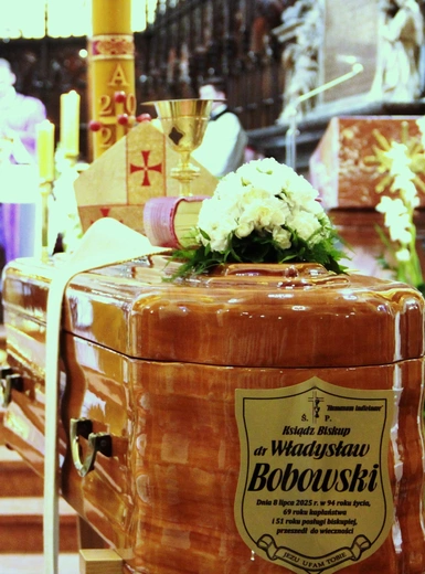 Tarnów. Ostatnie pożegnanie bp. Władysława Bobowskiego